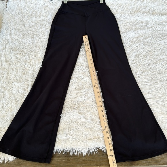Halara. Flare leg pants. NWOT. Size small. - Picture 15 of 15